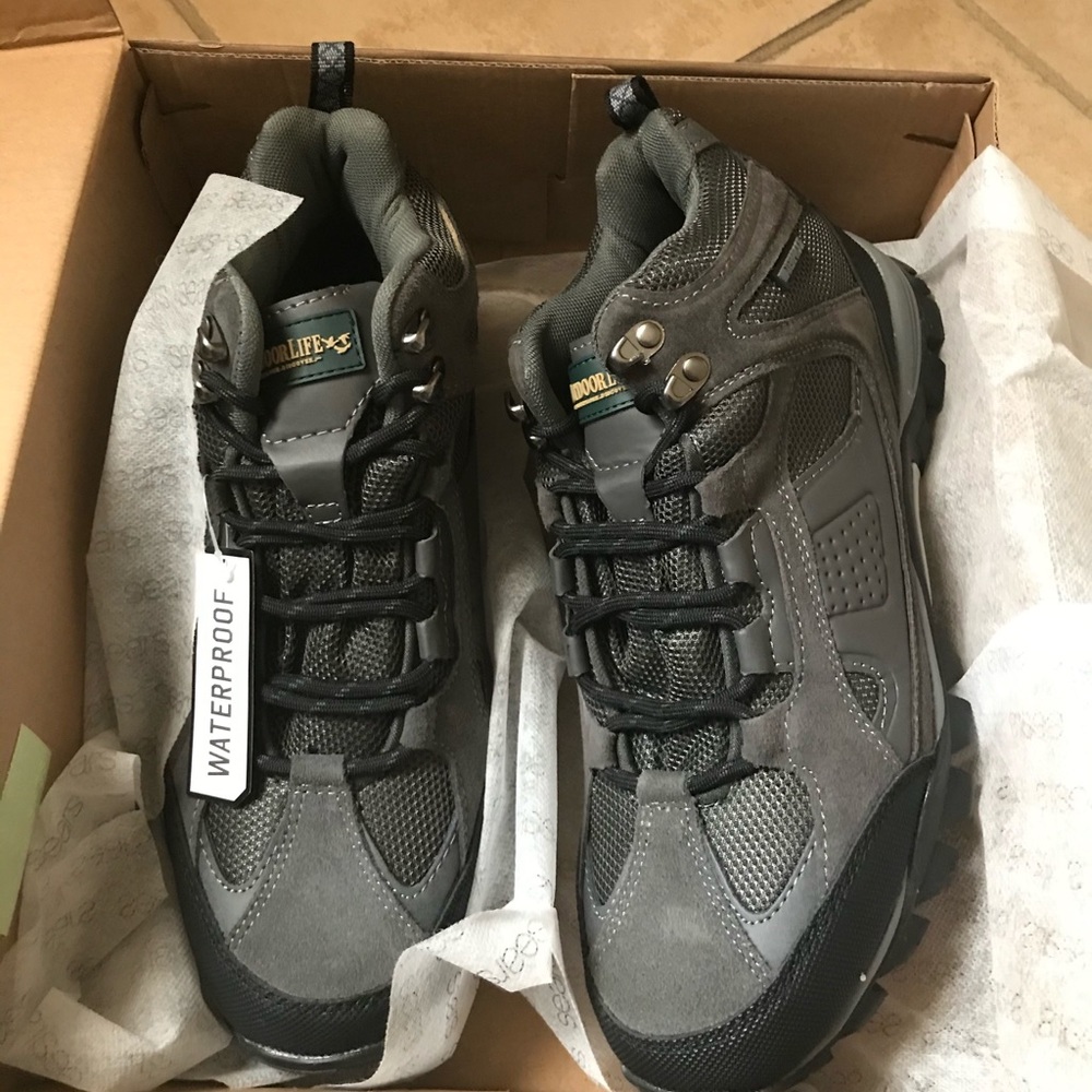 men’s sneakers